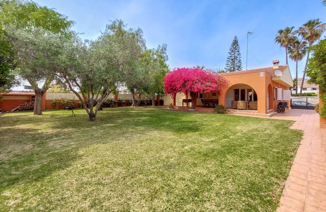 Nice home in Sagunto with kitchenette