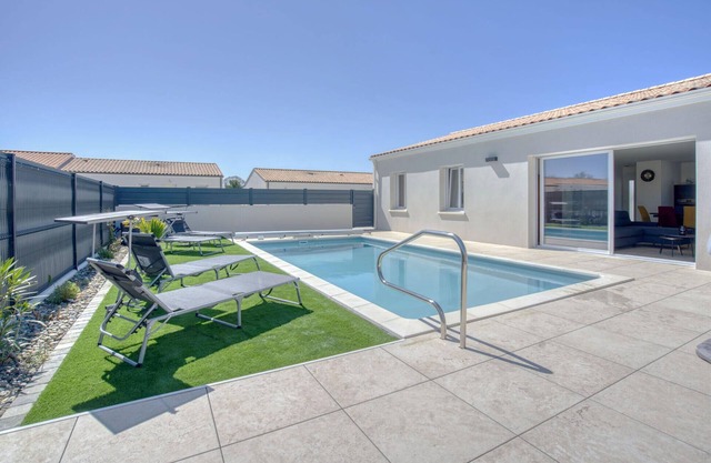 Nice home in Semussac