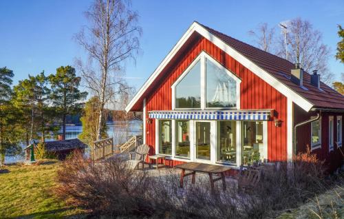 Nice Home In Väto With House Sea View