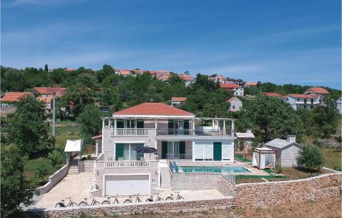 Nice Home In Zrnovnica-Split With Sauna