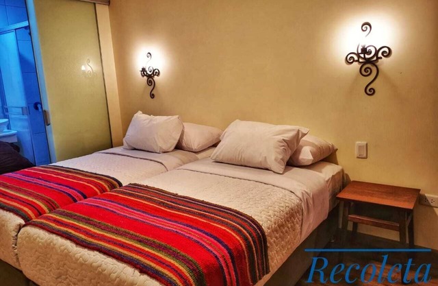 Nice room with prívate bathroom locales in the heart of Cusco