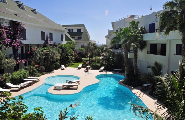 Nice Studio in Leme Bedje with terrace, sea views and pool