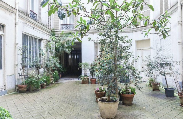 Nice Studio Near Eiffel Tower