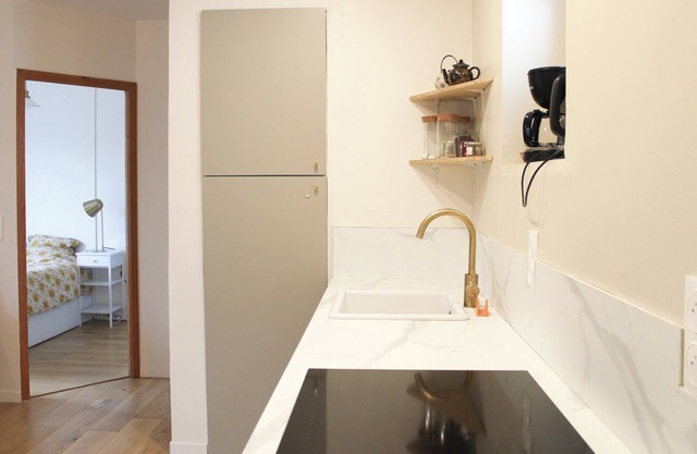 Nice T2 with Wifi near center