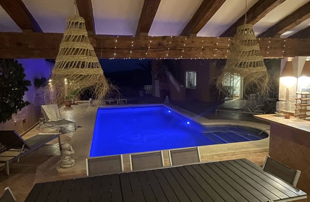 Nice villa with pool, sea views, close to the center and beaches,