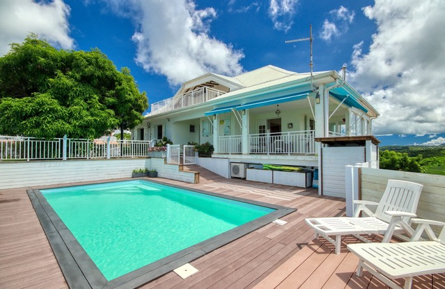 Nice Villa with sea view and swimming pool (MQRS08)