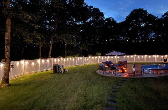 Nicely Furnished 3BD-Central Air, Awesome Backyard with Heated Pool & Fire Pit, Dog-Friendly