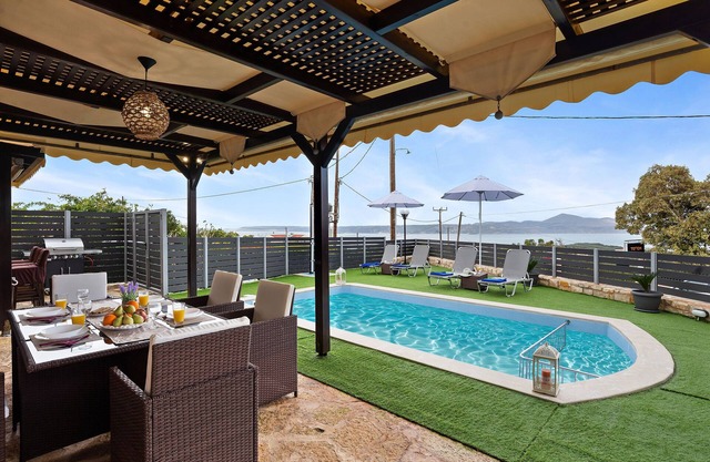 Nikos Dimitra Luxury Home BY APOKORONAS-VILLAS