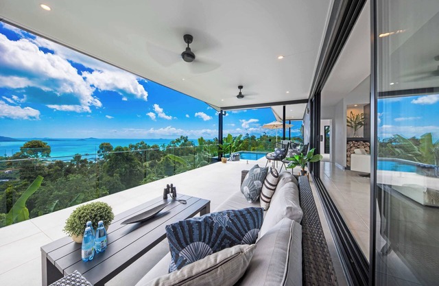 'Nine Islands' Airlie Beach Luxury Holiday Home with ocean views