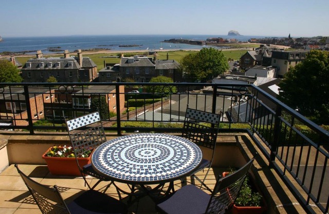 No 10 Royal Apartments