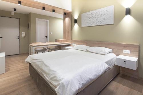 No125 - City Centre Studio Apartment