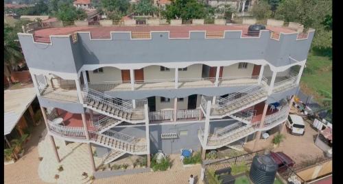 Noaz Hotel