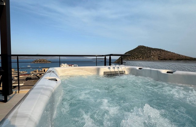 Noma Suites Tolo