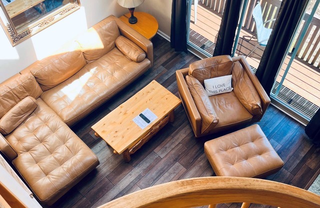 Nordic Village | The Valley Loft – Renovated 2BR w/Fireplace