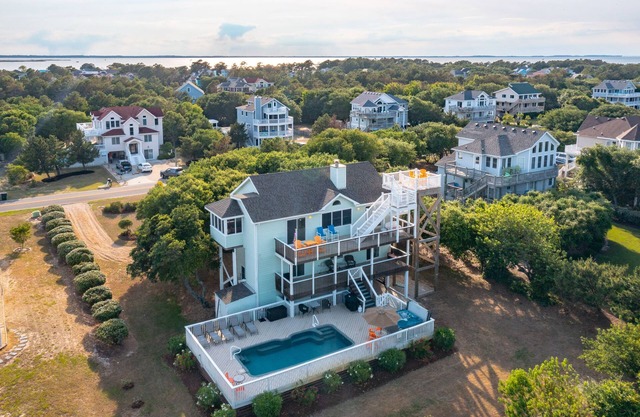 Now Booking 2026! Short Walk to Beach & Restaurants! Hot Tub, Elevator, Arcade!