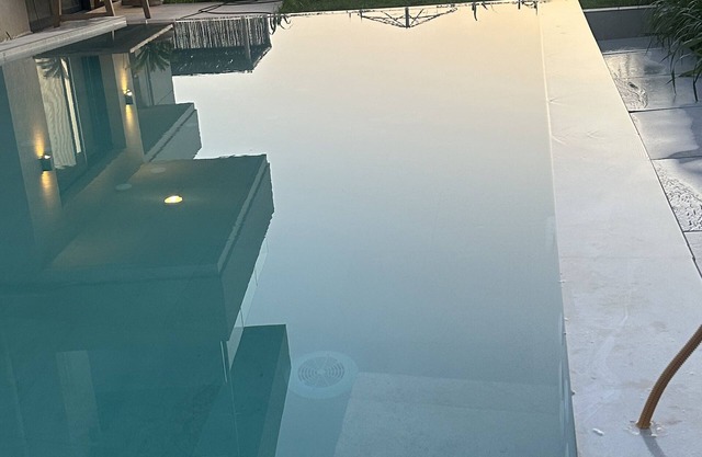 Nusa retreat - 3 bedroom luxury residence with private (free) heating pool