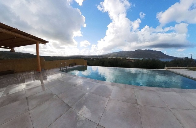 Nusa Retreat - Seaview luxury residences