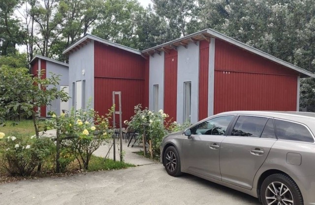 Nytt och välutrustat boende mycket nära Balatons strand. Wifi och Netflix ingår