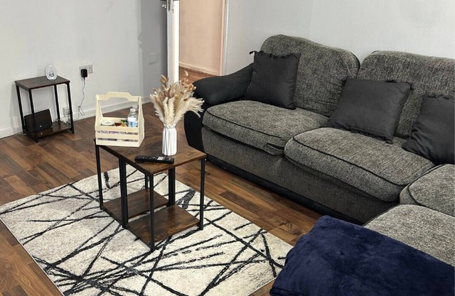 O2 1 Bedroom-Entire Apartment, 38A, Wi-Fi, Netflix