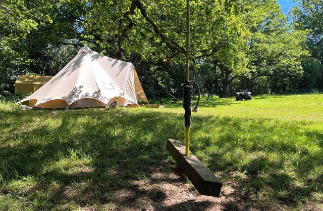 Oaktree Nook CampnSecluded camping in 13 acres of magical meadow and woodland.