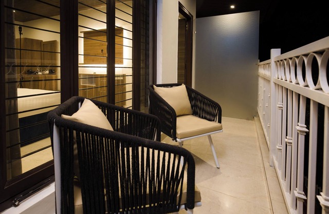 Oakwood Forest Retreat