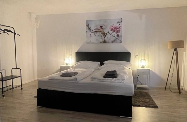 OASE in the green backyard (M), ground floor, quiet, carport, pay TV, coffee & tea, bicycles