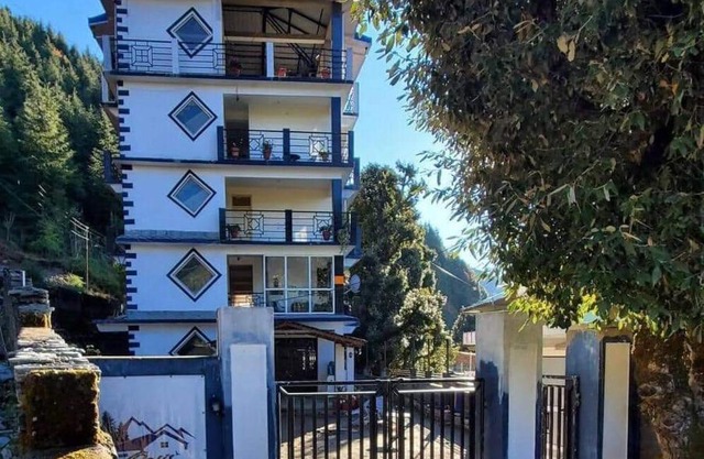 Oasis Guest House Bhagsu D'shala