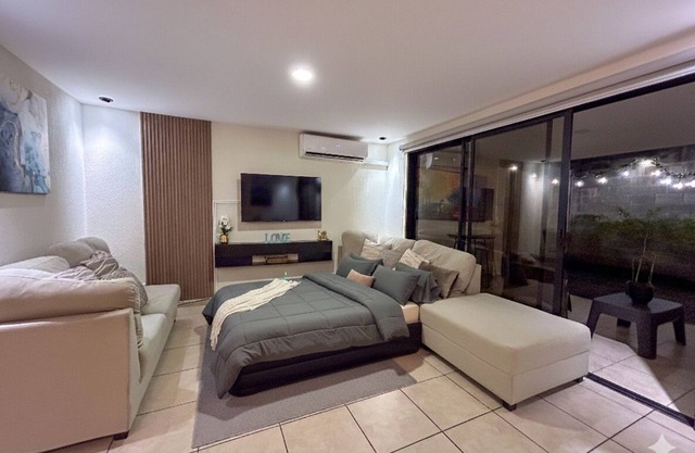 Oasis in San Salvador - Pool & Full A/C