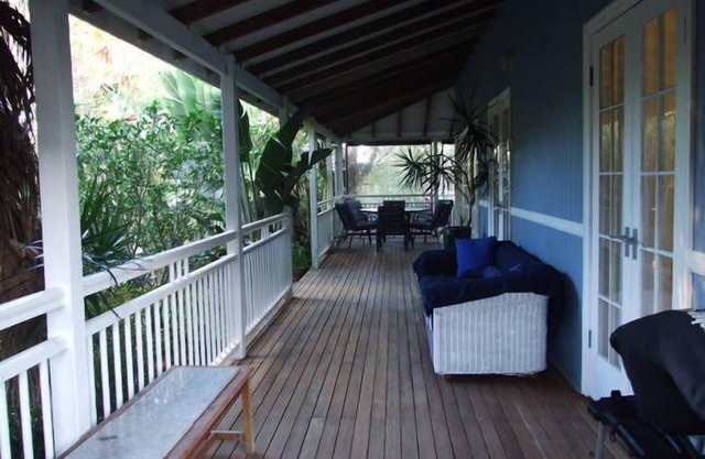 Oasis Queenslander Cottage Beach Escape
