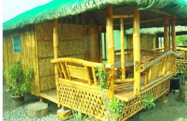 Ocean Breeze - Local Cottage