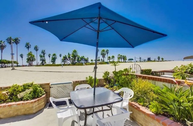OCEAN FRONT DUPLEX IN SOUTH MISSION BEACH, top and bottom units rented together