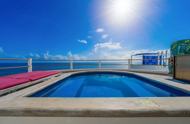 Ocean Front Penthouse w/Private Pool & Views!