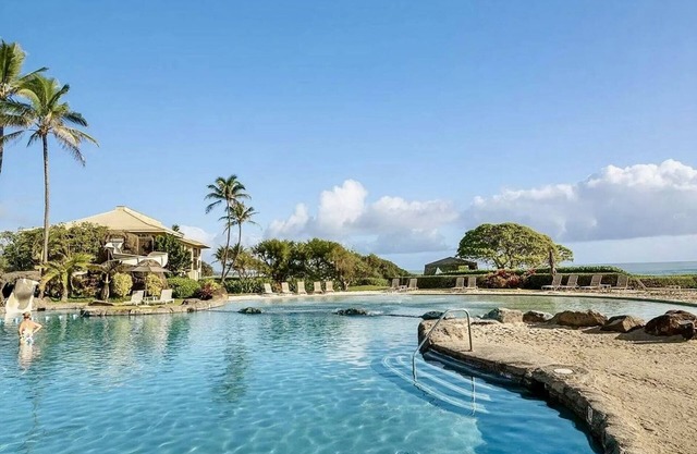 Ocean & Pool View Premium Suite 2 NEW QUEEN BEDS, Private Lanai, No Resort Fee!