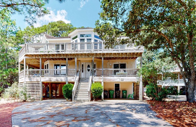Ocean-side condo with hot tub, rec room, & indoor pool