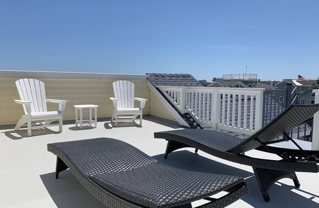 Ocean Side in Beach Haven - Six Houses from the Beach!