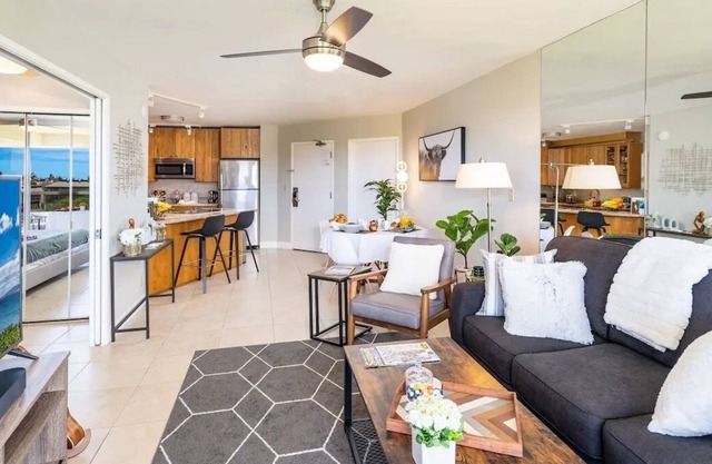 Ocean View Penthouse: Steps to Beach, Fast Wi-Fi