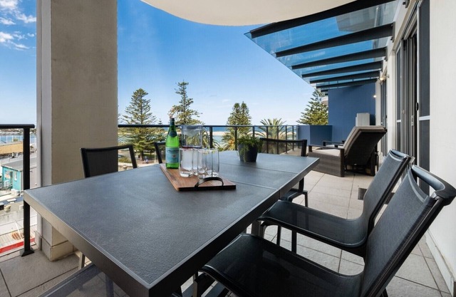 Ocean View Spacious Luxury 3 Bedroom, Pool, Central, Walk everywhre 6PM CHECKOUT