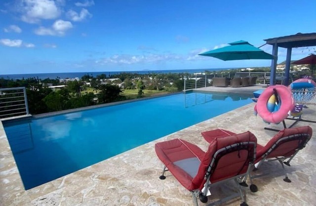 Ocean View Villa with Infinity Pool, Hot Tub & Fire Pit; 5 Min from Beach