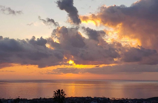 Ocean Views Beach House - Save 30%+ Mo.