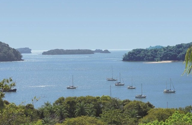 Ocean Views & Easy Access to Hotel Facilities