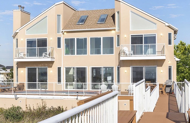 OCEANFRONT BEACH HOUSE W/POOL & HOT TUB FACING THE OCEAN- FALL/WINTER DEALS!