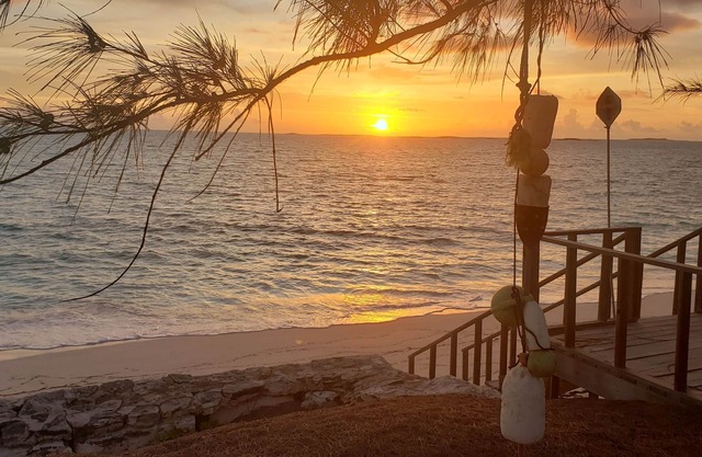 Oceanfront Exuma Retreat 2BR/2.5BA Secluded Beach Deck WiFi AC!