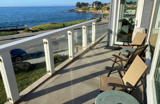 Oceanfront, family friendly, close to Natural Bridges and Boardwalk: