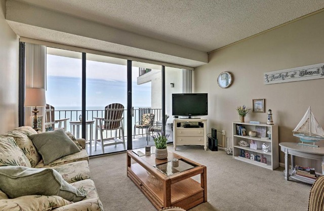Oceanfront Garden City Beach Condo For Families!