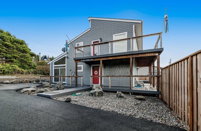Oceanfront home with hot tub, private beach access & ocean views - dog-friendly