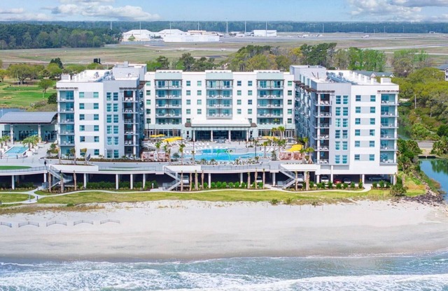 Oceanfront Luxury: Your Holiday Inn Myrtle Beach Oceanfront Signature 2 Bd Suite
