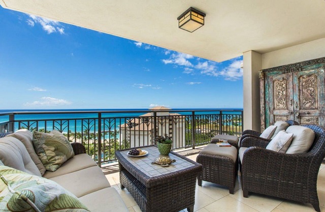 Oceanfront Penthouse Villa - walk to the beach and gorgeous sunset views!
