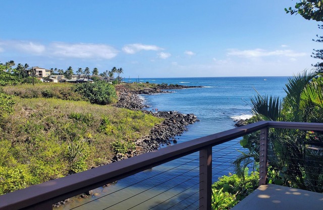 OCEANFRONT Poipu Studio-Honeymoon,AC,View Turtles from Lanai,Free Access to Gym