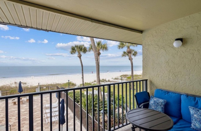 Oceanfront View, Spacious Townhouse, Heated Pool