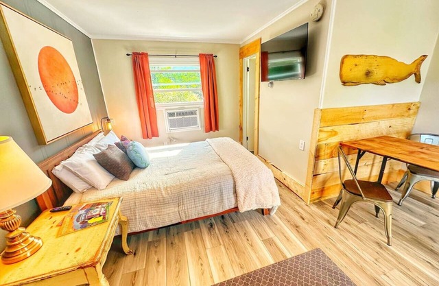 Oceans 8 minutes to Manchester Vermont